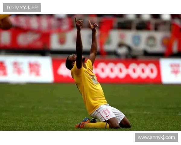 尼康传射建功导演三球 广州豹半场3-0领先南京